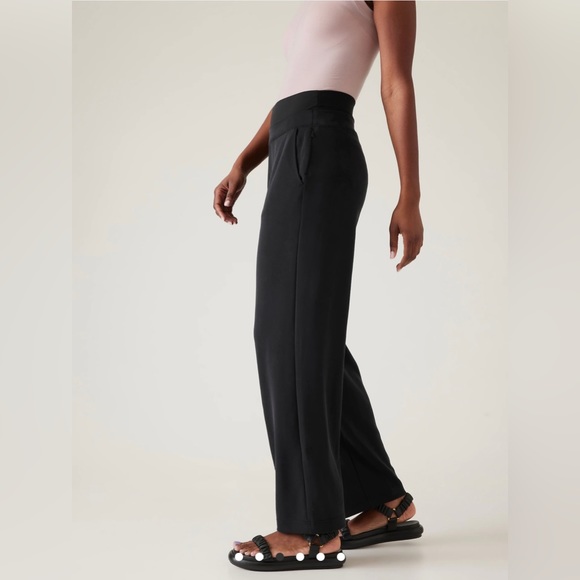 Athleta Seasoft Pant // Black #533653 - Picture 3 of 16